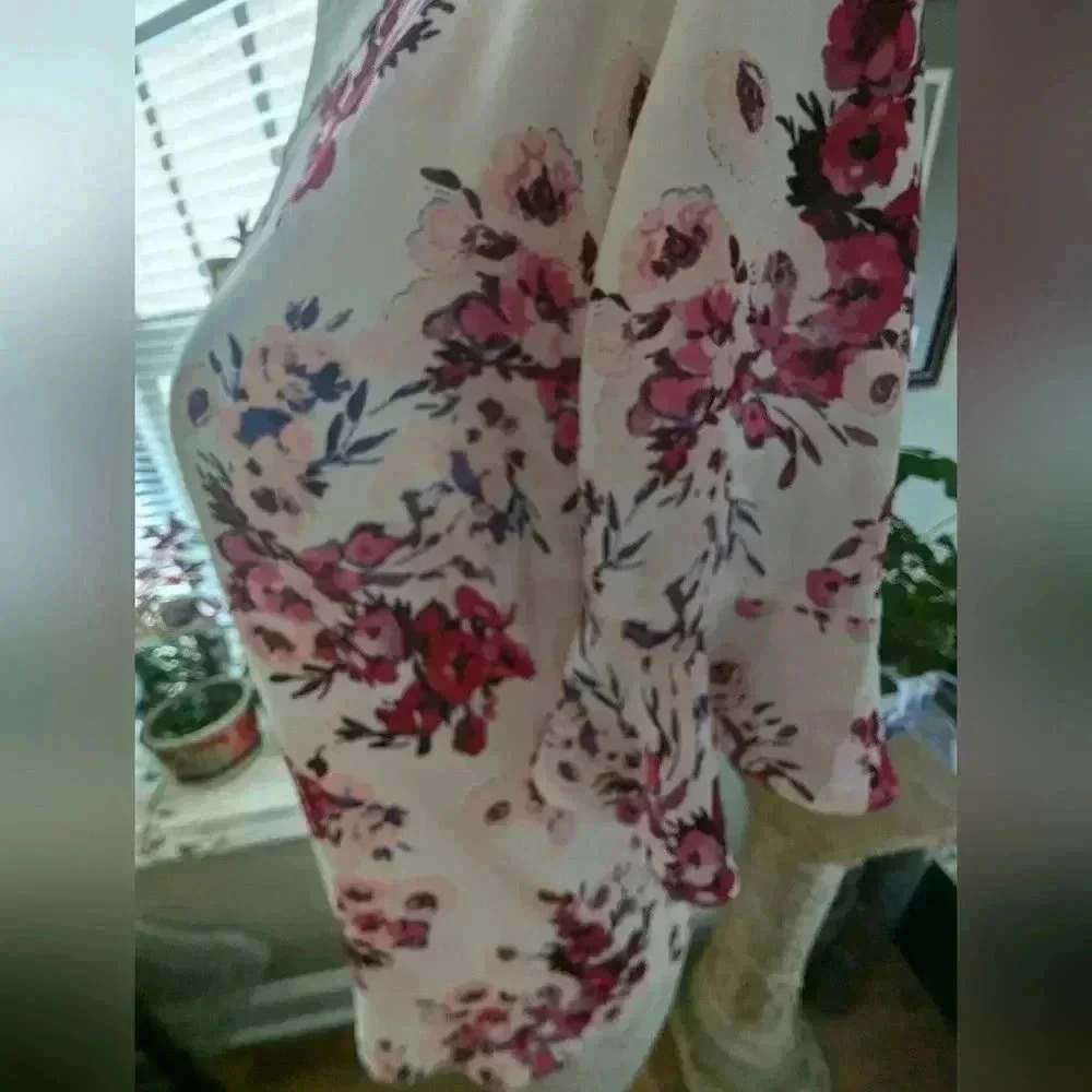 NWOT Elle Fuchsia Pink Floral Top Size L - Picture 6 of 7